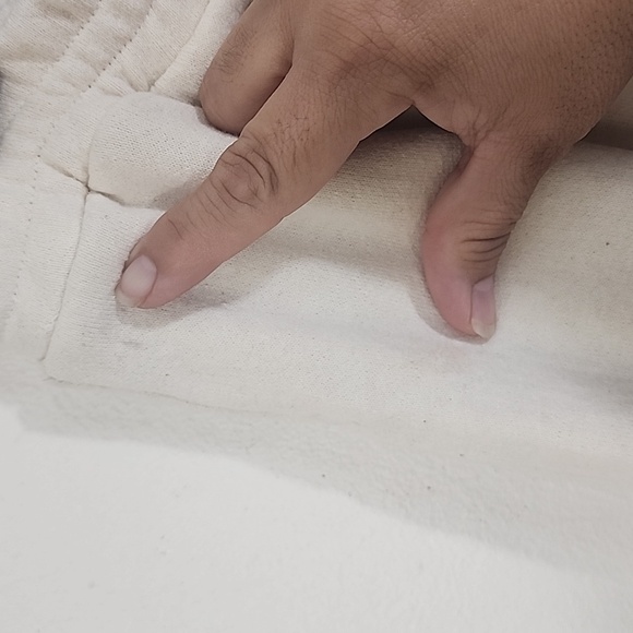 Off white sweats with drawstring and two pockets in front sz M - Picture 6 of 10